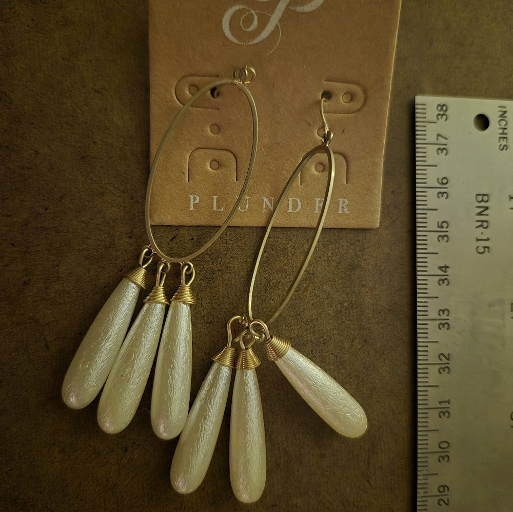 New Plunder Plunder Gold and White Teardrop Earrings